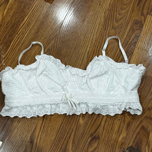 House of CB FEDERICA Ruffle Embroidered 
square-neck cotton-blend crop top L + - Picture 8 of 11